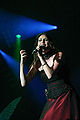 Sharon den Adel, chanteuse de Within Temptation lors d'un concert lors du festival Mera Luna à Hildesheim 2004.