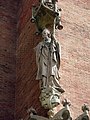 Statue des Bischofs Joan Ermengol am Hospital de la Santa Creu i Sant Pau 1908
