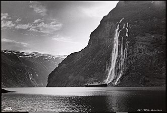 De syv søstrene vid Geirangerfjorden.