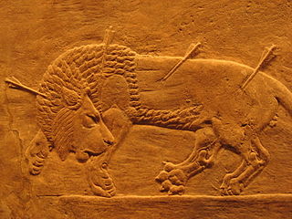 El león herido (de la cacería de Asurbanipal)