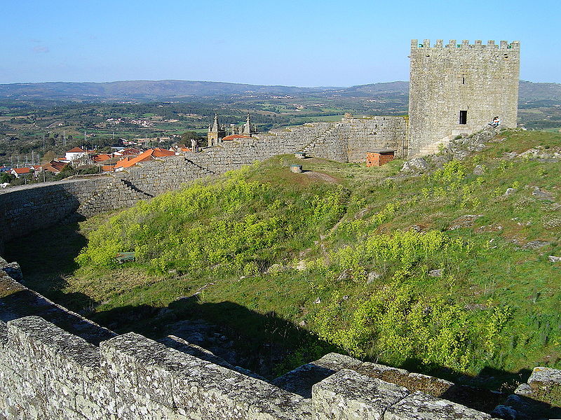 Imagem:Castelo de Celorico da Beira.JPG