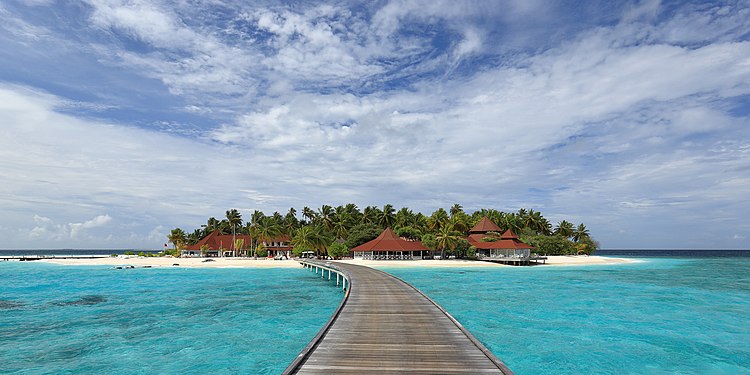 Курорт Diamonds Thudufushi Beach and Water Villas на острове Тудуфуши[англ.], Мальдивы