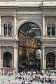 Galleria Vittorio Emanuele II: riemukaarin muotoinen sisäänkäynti Piazza del Duomon suuntaan.