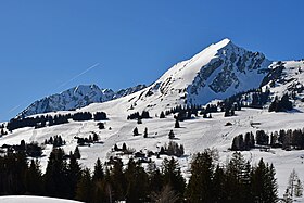 Le Gros Van, au centre, et le mont d'Or, à gauche, vus du sud-est.