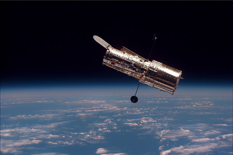 http://upload.wikimedia.org/wikipedia/commons/thumb/3/32/Hubble_01.jpg/800px-Hubble_01.jpg