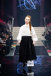 Madeline Stuart på catwalken 2019.