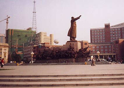 Статуя Мао Цзэдуна в 2004 году