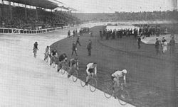 OS Spiele 1908 20-km-Rennen.jpg