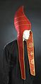 Pan Zva (带长耳朵的帽子) – 由西藏佛教中宁玛派学校的学员佩戴