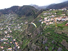 Paragliding at Arco da Calheta - Madeira 2009.jpg