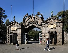 The entrance to Addis Ababa University in Addis Ababa, Ethiopia Parco dell'universita di addis abeba, 08.jpg