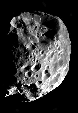Imatge de Febe presa per la sonda Cassini, 2004