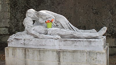 Pietà, Nantes cimetière Miséricorde.