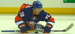 Description de l'image Anthony Beauvillier stretching Oct 2016.jpg.