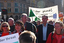 Bob Brown at a climate change rally in Melbourne, 5 July 2008 Bob Brown at 2008 climate change rally DSC 6368.JPG