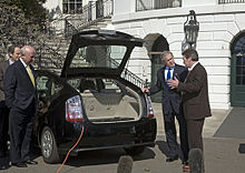 President Bush with A123Systems CEO on the White House South Lawn examining a Toyota Prius converted to plug-in hybrid with Hymotion technology Bush-feb07.jpg