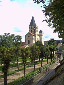 Le seul clocher subsistant de l'abbaye de Cluny.