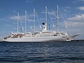 Mootorpurjelaev Club Med 2 Tallinnas 2014. Pikkus 187 m, kiirus mootoriga kuni 16, purjedega kuni 11 sõlme