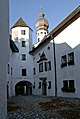 Innenhof und Kirche