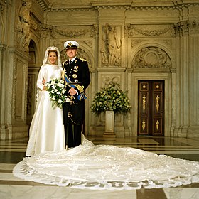 Photographie de mariage de Máxima Zorreguieta et du prince Willem-Alexander au palais royal d'Amsterdam.