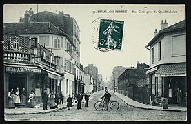 Rue Cavé prise du quai Michelet, aujourd'hui quai Charles-Pasqua.