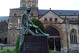 Beeld van Veldeke op het Henric van Veldekeplein in Maastricht (Charles Vos, 1934)