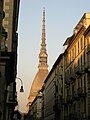 Vista desde una calle cercana