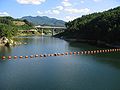 小仁熊ダム湖と長野自動車道