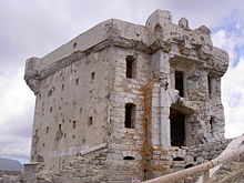 Redoute des Trois-Communes, à l'Authion, dégradée par les combats pendant la bataille de l'Authion, en 1945.