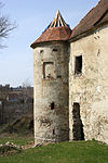 Stránecká Zhoř Castle, lower tower.jpg