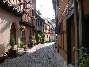 Een van de oude straatjes in Eguisheim