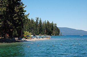 Rives du lac Tahoe, Ouest américain. (définition réelle 2 843 × 1 890)
