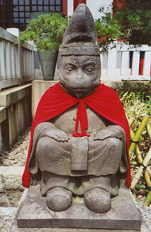English: Simian statue at a Tokyo shrine. Phot...