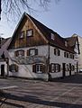 Haus mit Anbau im Hofraum