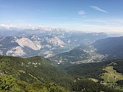 Das Tal mit Blickrichtung Norden, links der Bergkamm des Monte Brento-Casale