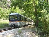 Das Roll­material der Strecke Diakopto–Kalavryta auf dem Pelo­ponnes wurde 2007 mit vier Diesel­trieb­zügen BDmh 2Z+4A/12 modernisiert.