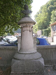 Monument à Amable Matussière (1902), Domène.