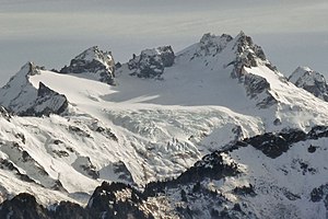 Der Dome Glacier in der Mitte