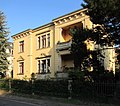 Villa mit Einfriedung