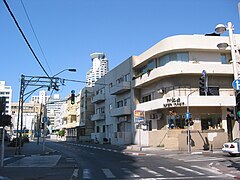 Типичный тель-авивский дом в стиле баухауз.