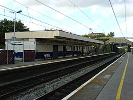 Heald green railway station.jpg