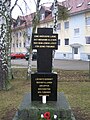 Gedenkstein auf dem Deutschen Soldatengräberfeld