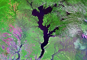 Озеро Маї-Ндомбе