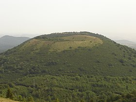 Le puy des Goules, vu du puy de Pariou.