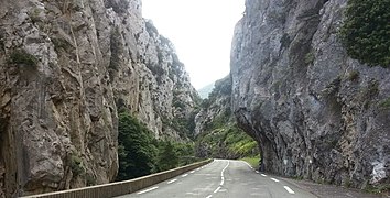 Au cœur du défilé, la route de nos jours