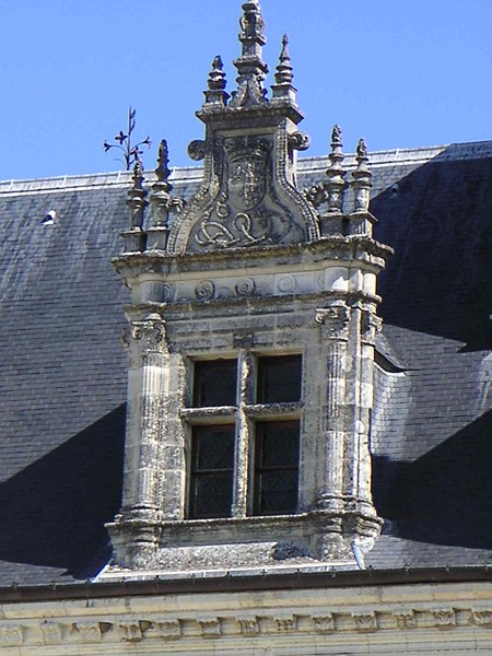 Fortalezas de Loira 450px-Lucarne_renaissance_château_d'Amboise