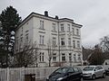 Mietshaus in offener Bebauung