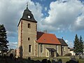 Kirche (mit Ausstattung), Kirchhof mit Einfriedungsmauer, Gefallenendenkmal des Ersten Weltkrieges und OdF-Gedenkstein