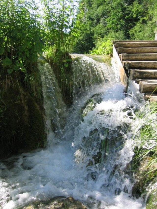 File:Plitvice02.jpg