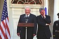 Presidentti Boris Jeltsin presidentti Bill Clintonin kansaa Franklin D. Rooseveltin kirjastossa Hyde Parkissa vuonna 1995